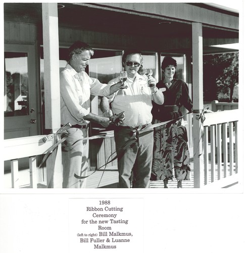 Tualatin Estate Vineyards Ribbon Cutting