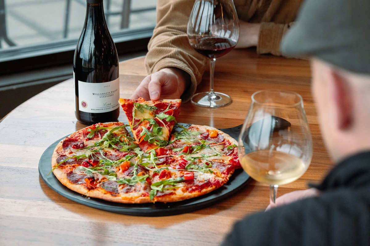 Tualatin Estate Vineyards Pizza Event