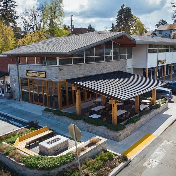 Exterior of the Lake Oswego Tasting Room and Restaurant 