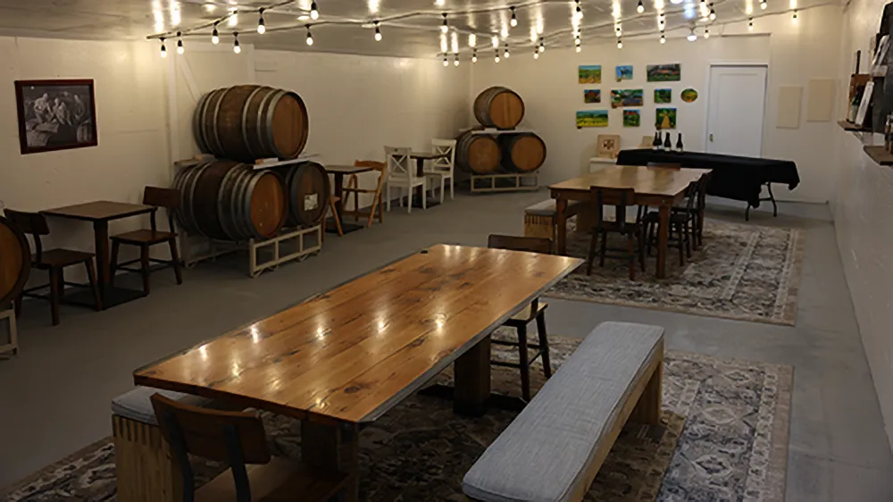 Tualatin Estate Vineyards tasting room